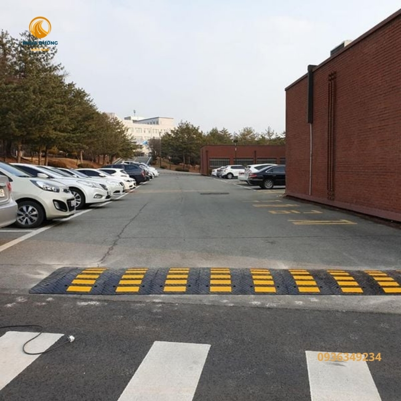 Gờ Giảm Tốc Cao Su Loại 2m – 1m – 500mm
