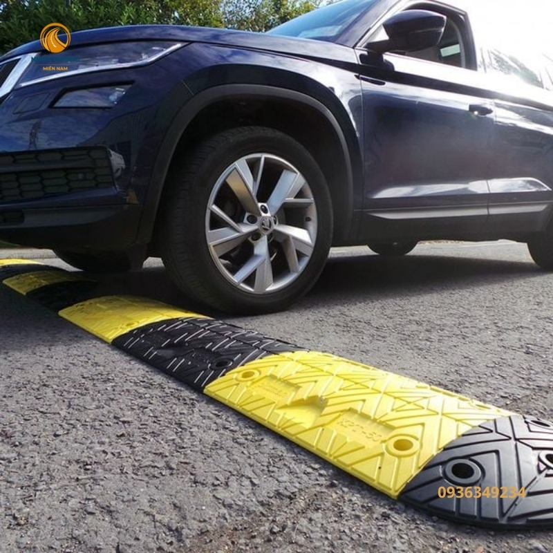 Gờ Giảm Tốc Cao Su Loại 2m – 1m – 500mm